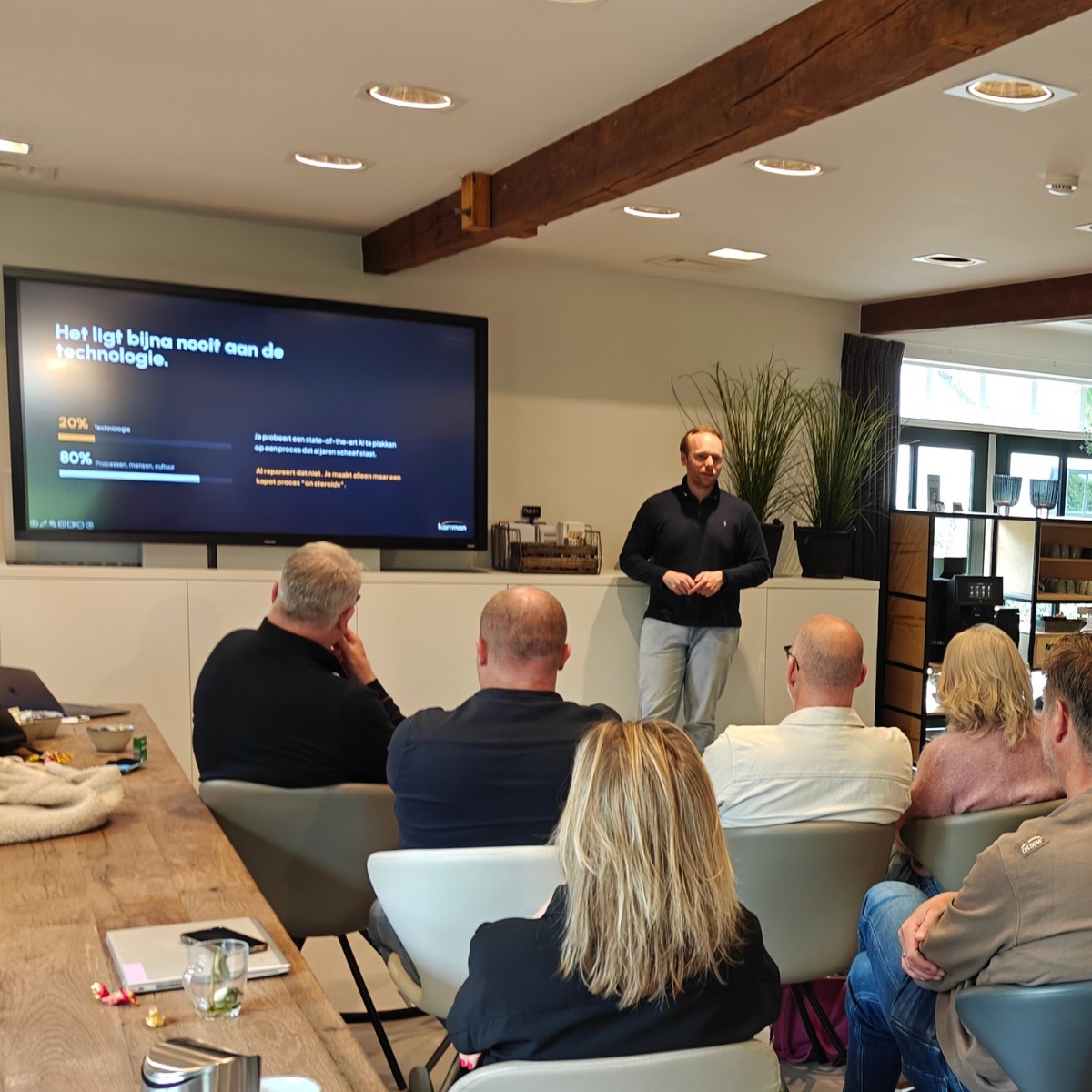 Jelle Scholten geeft een AI-keynote bij een klant
